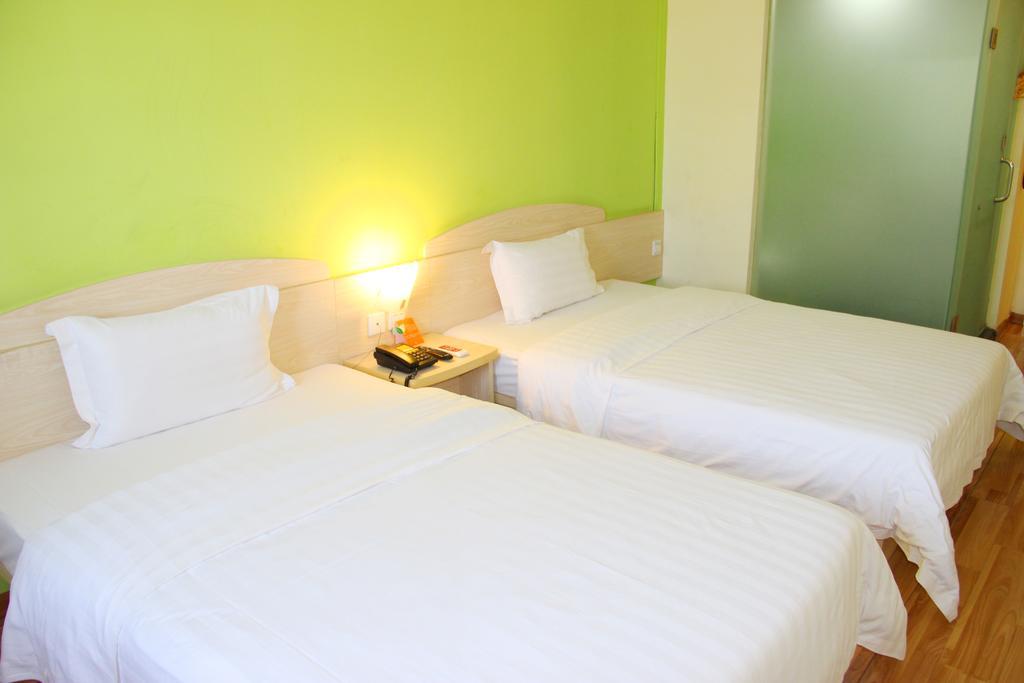 7Days Inn Premium Guangzhou Tianhe West Tiyu Road Subway Station Екстериор снимка
