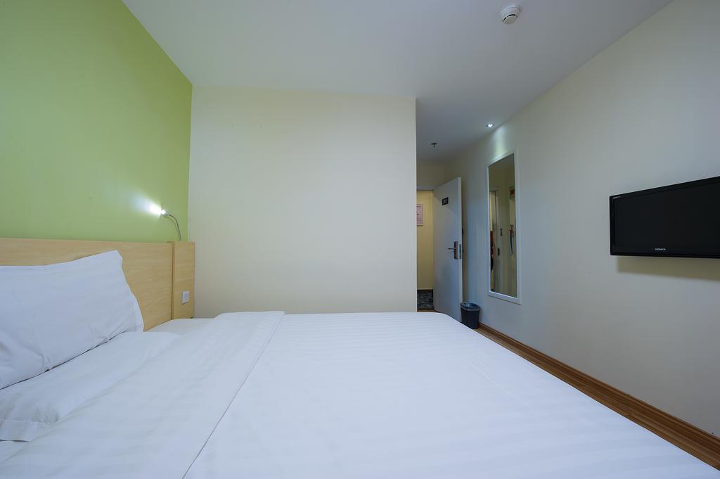 7Days Inn Premium Guangzhou Tianhe West Tiyu Road Subway Station Екстериор снимка