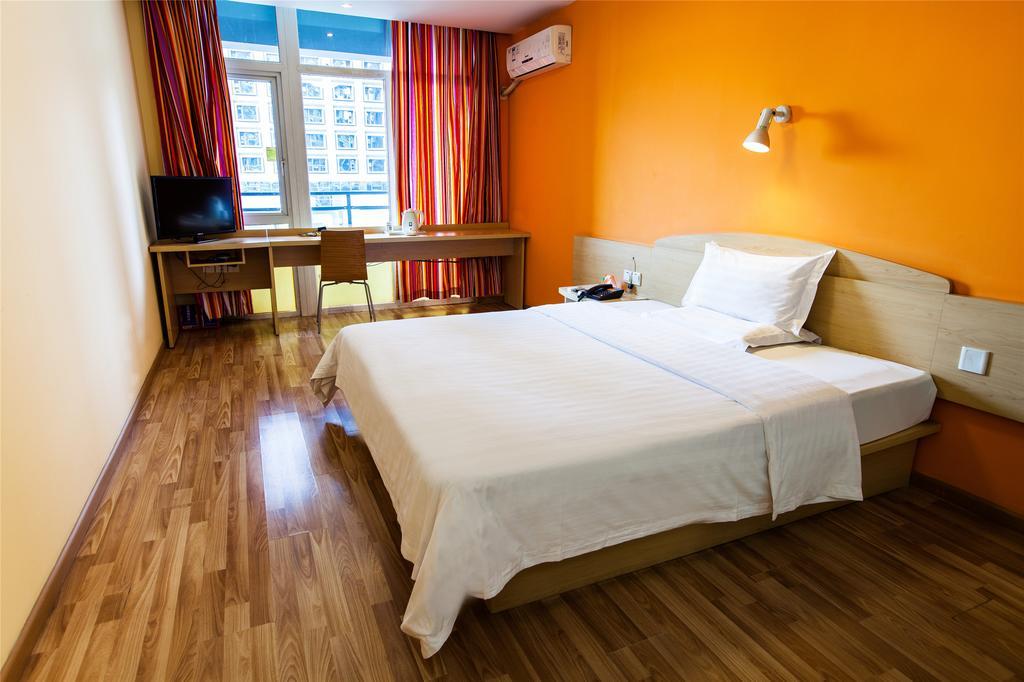7Days Inn Premium Guangzhou Tianhe West Tiyu Road Subway Station Стая снимка