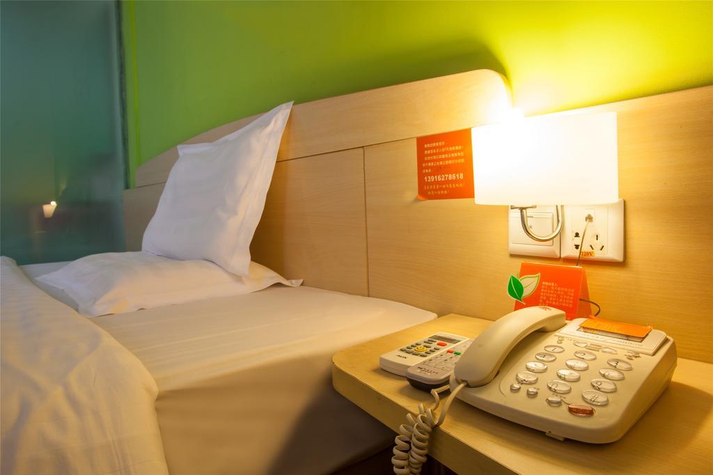 7Days Inn Premium Guangzhou Tianhe West Tiyu Road Subway Station Стая снимка
