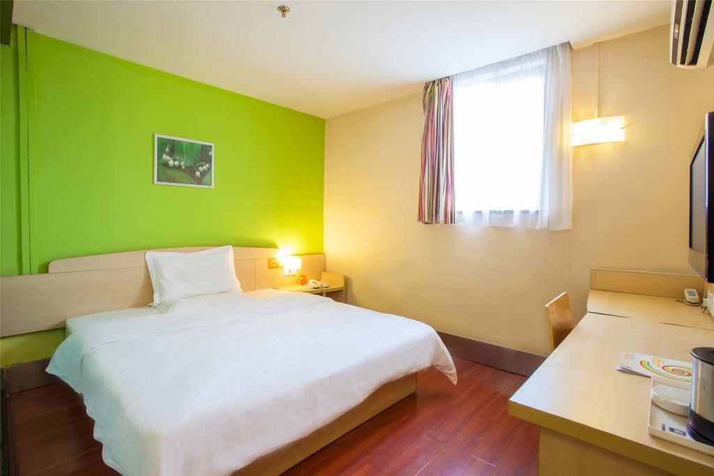 7Days Inn Premium Guangzhou Tianhe West Tiyu Road Subway Station Стая снимка