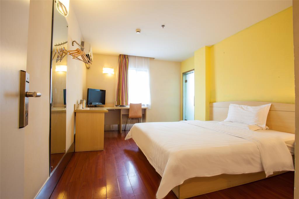 7Days Inn Premium Guangzhou Tianhe West Tiyu Road Subway Station Стая снимка